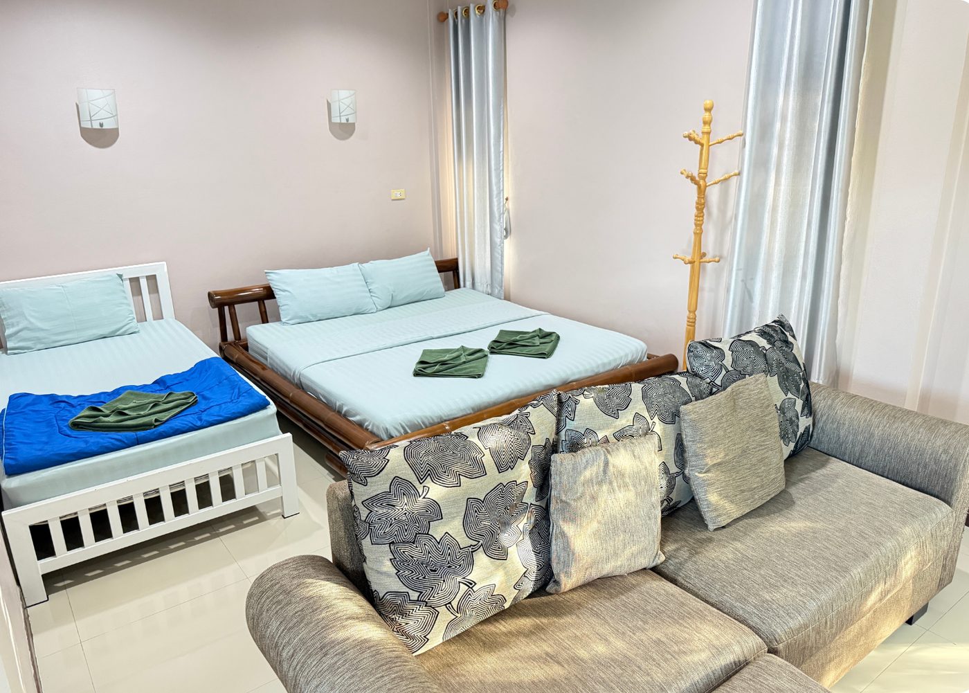 Deluxe Family Room 2