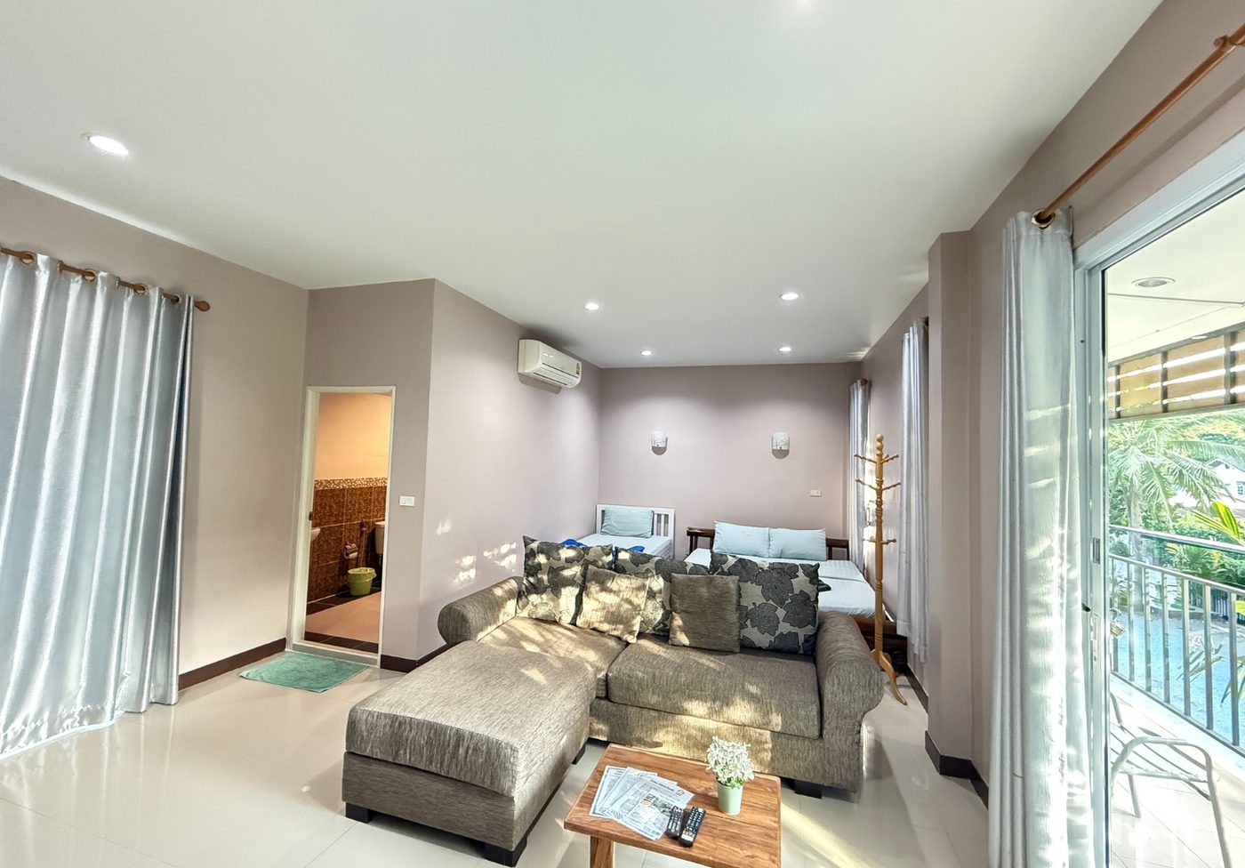 Deluxe Family Room