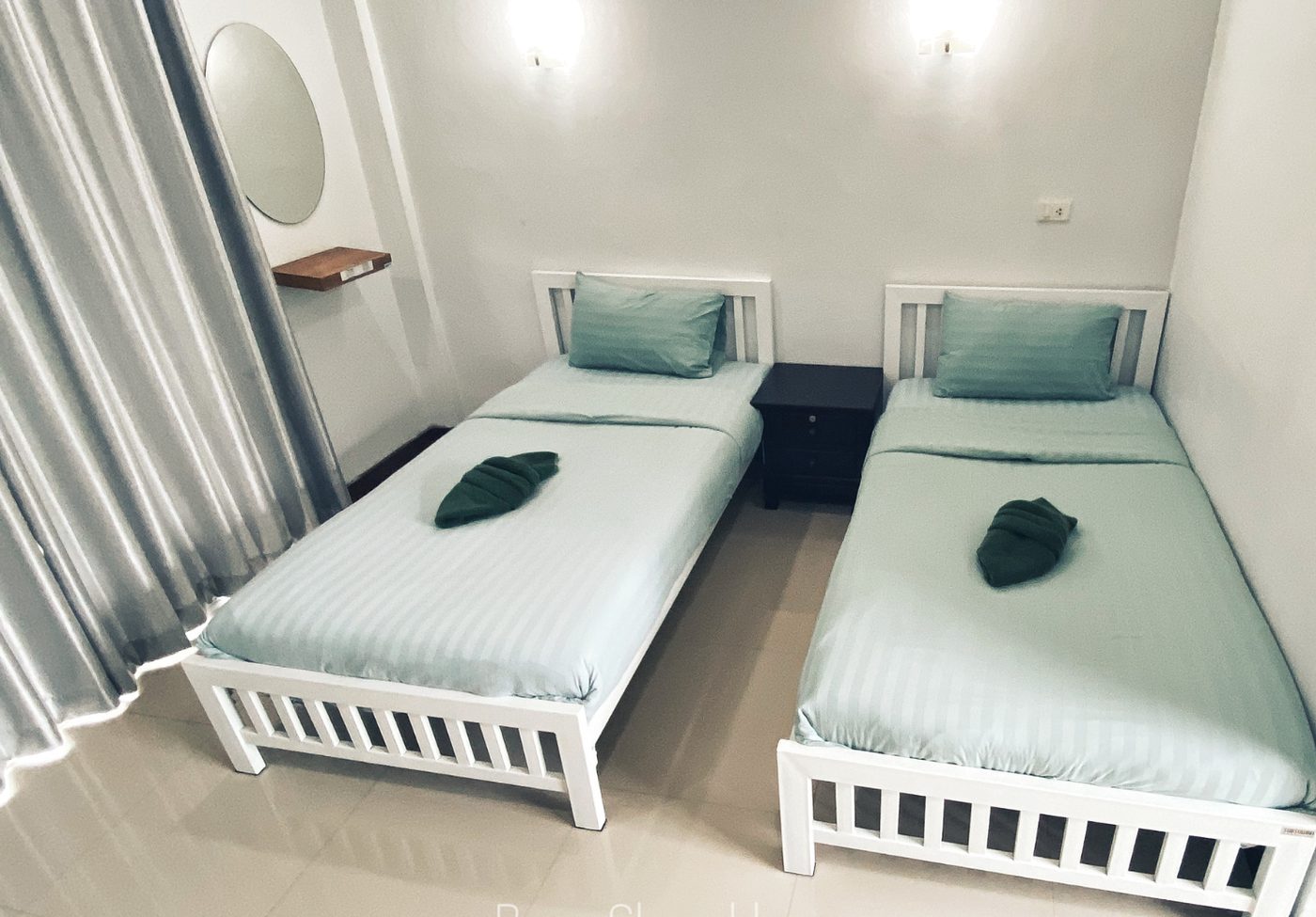 STD twin beds room